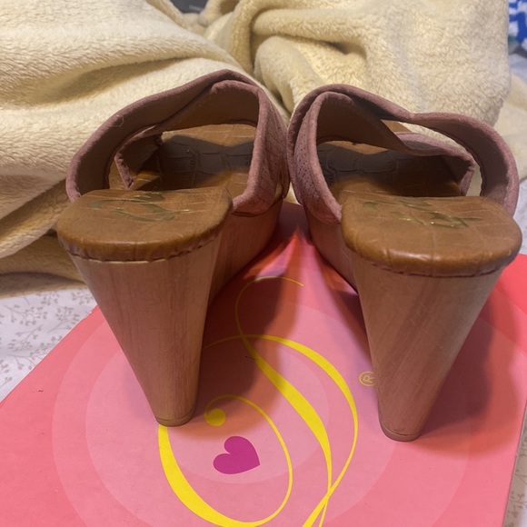 Blush pink color. New, never worn wedges. Size 8. - Picture 8 of 8